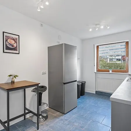 Hometonight Workers - Komfortables Haus Fuer Bis Zu 9 Monteure Lägenhet Marktredwitz
