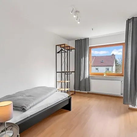 Lägenhet Hometonight Workers - Komfortables Haus Fuer Bis Zu 9 Monteure *