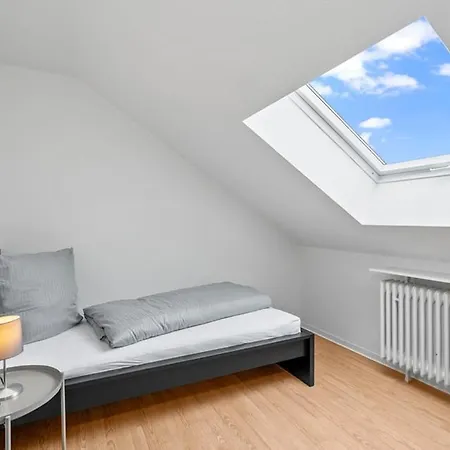 Hometonight Workers - Komfortables Haus Fuer Bis Zu 9 Monteure Lägenhet